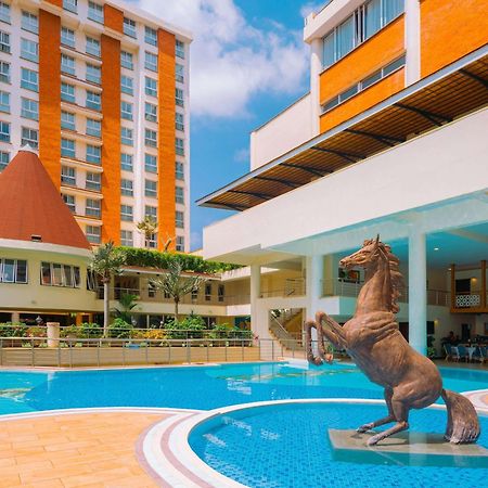 Mövenpick Hotel & Residences Nairobi Exteriör bild