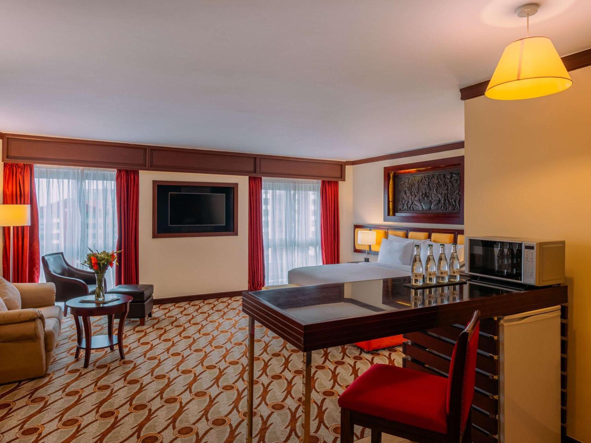 Mövenpick Hotel & Residences Nairobi Exteriör bild