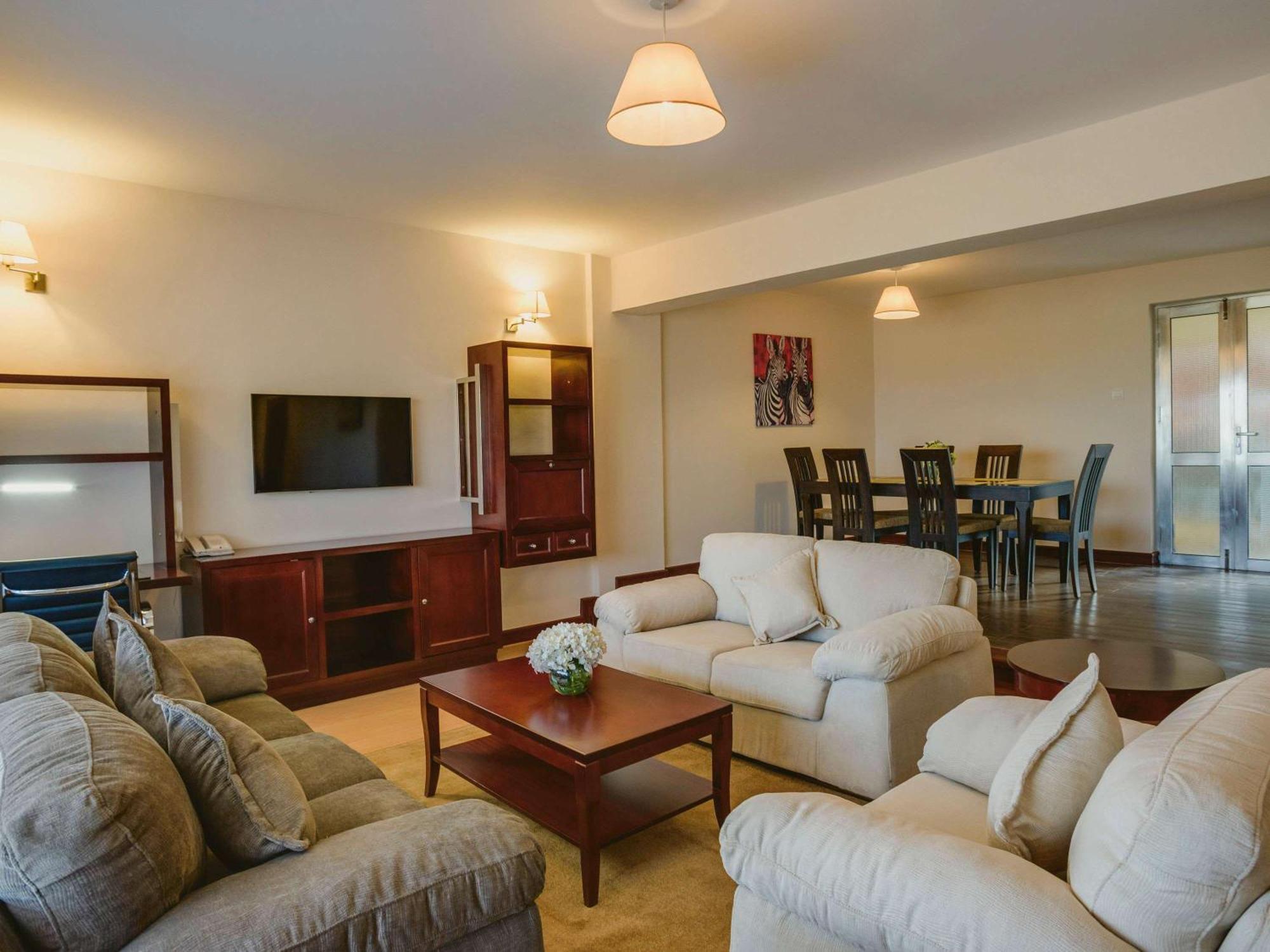 Mövenpick Hotel & Residences Nairobi Exteriör bild