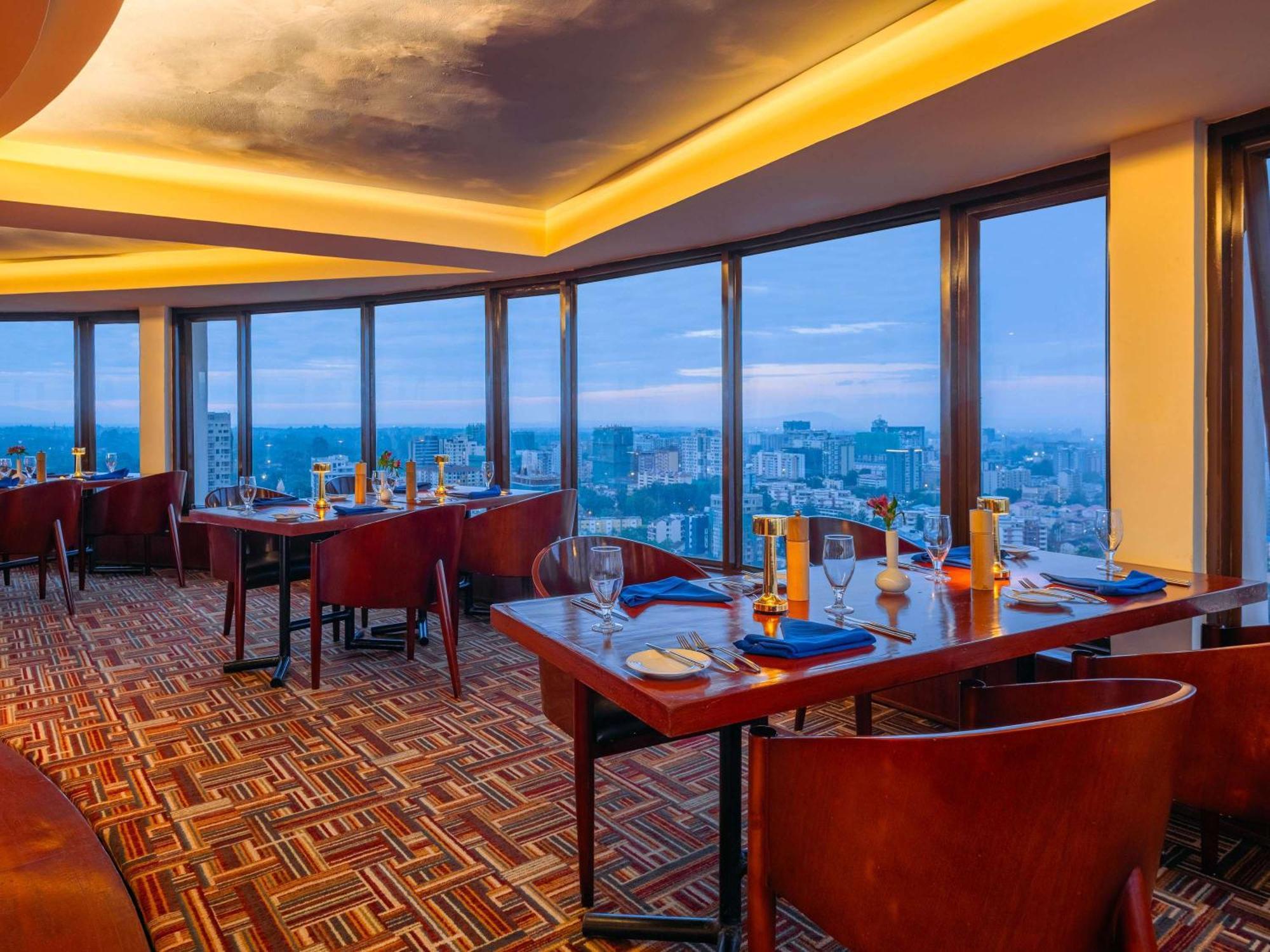 Mövenpick Hotel & Residences Nairobi Exteriör bild
