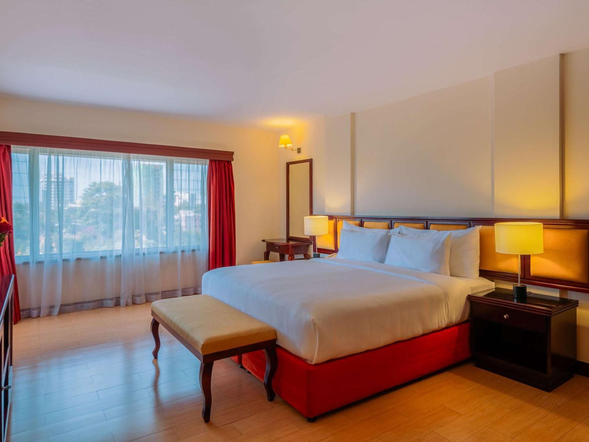 Mövenpick Hotel & Residences Nairobi Exteriör bild
