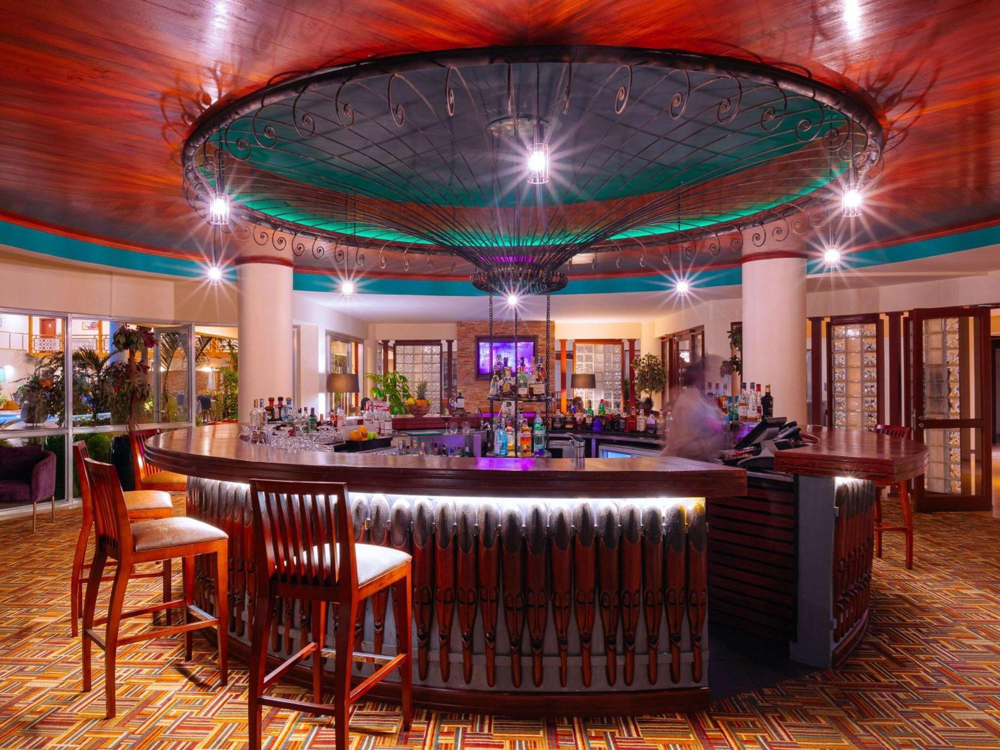 Mövenpick Hotel & Residences Nairobi Exteriör bild
