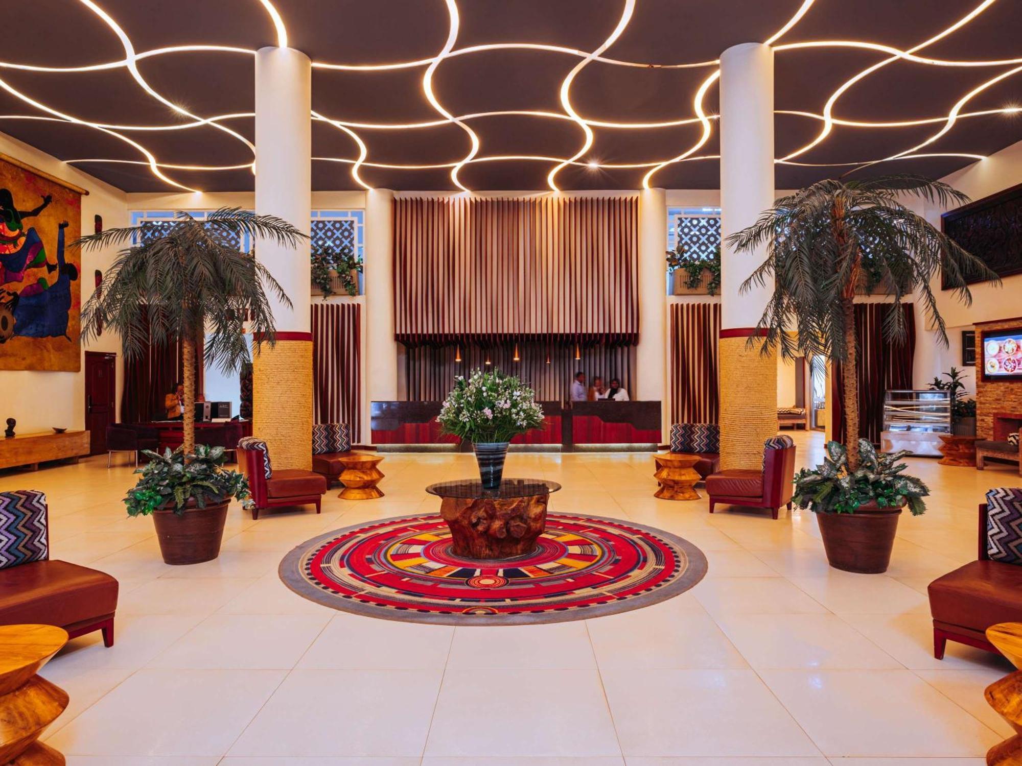 Mövenpick Hotel & Residences Nairobi Exteriör bild