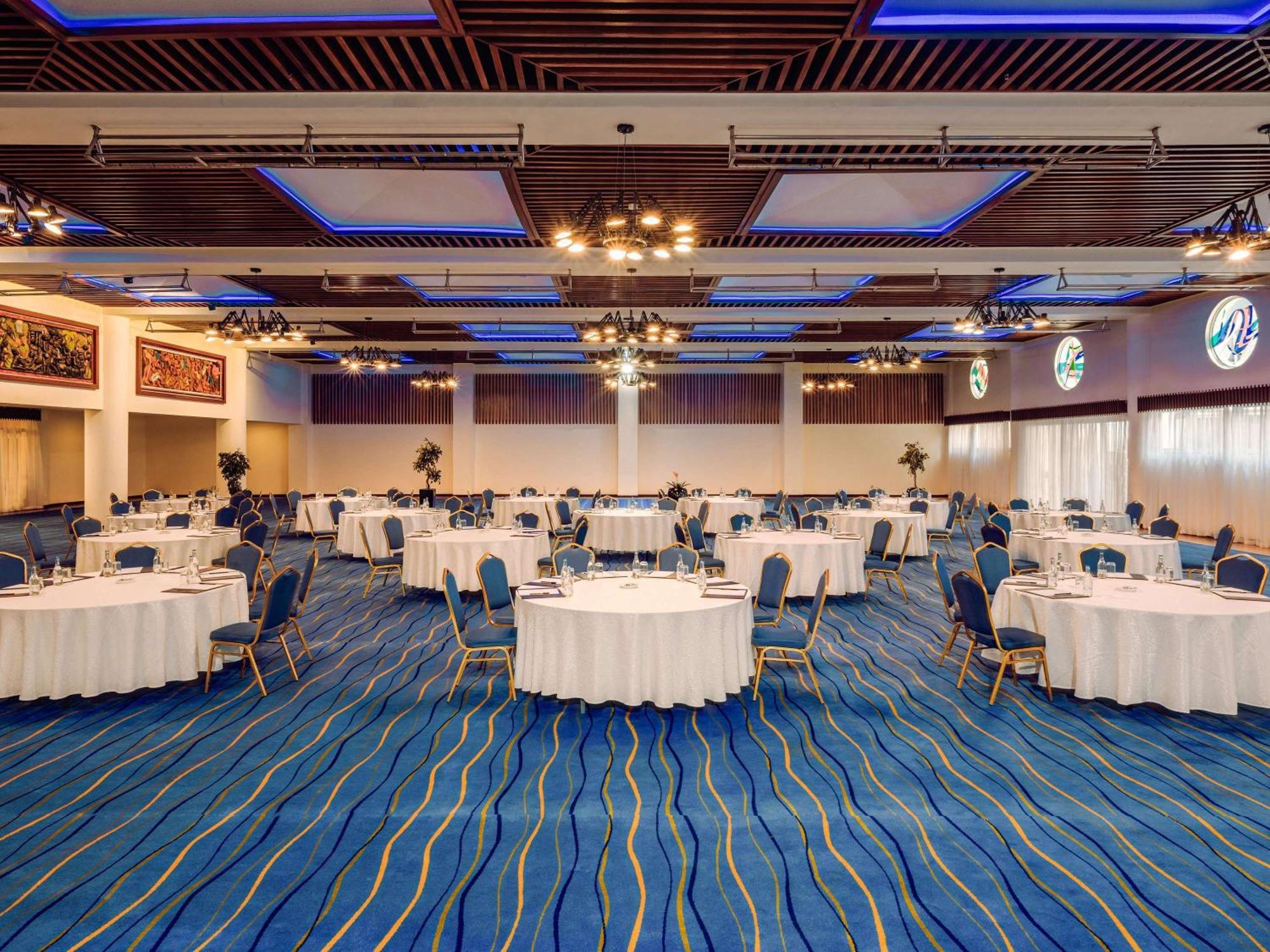 Mövenpick Hotel & Residences Nairobi Exteriör bild