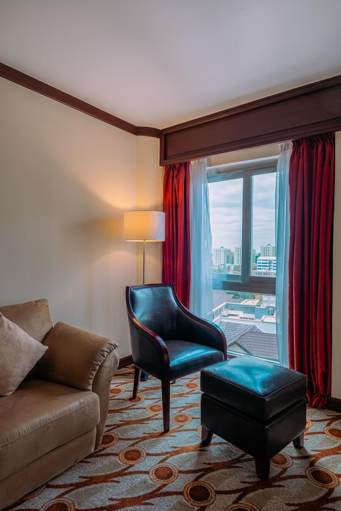 Mövenpick Hotel & Residences Nairobi Exteriör bild
