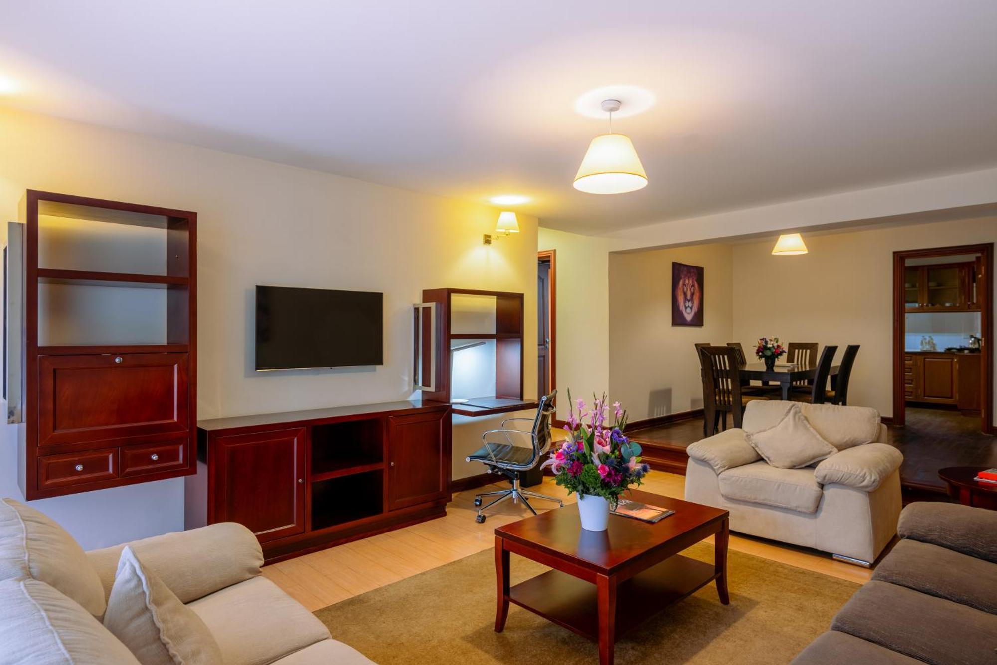 Mövenpick Hotel & Residences Nairobi Exteriör bild